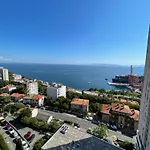 Sea View *